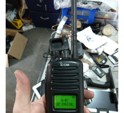 Radio Portatil Icom Ic-f70ds Digital Vhf P25 Sem Carregador