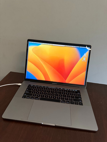 Macbook Pro 15-inch 2017 I7 16gb