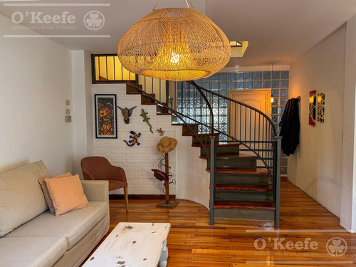 Triplex En Venta De 4 Ambientes En Bernal Centro