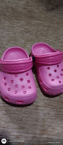  Crocs Beba Usada Como Nueva Talle 2/3 (18/19)rosa