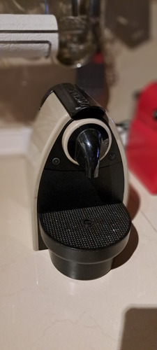 Cafetera Nespresso Essenza C99