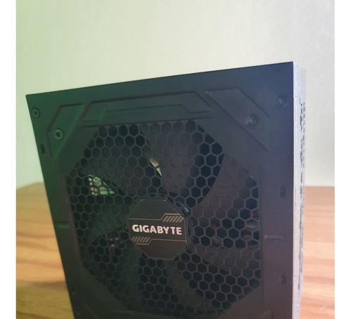 Fuente De Alimentacion Para Pc Gigabyte Gp-p750gm 750w Negra