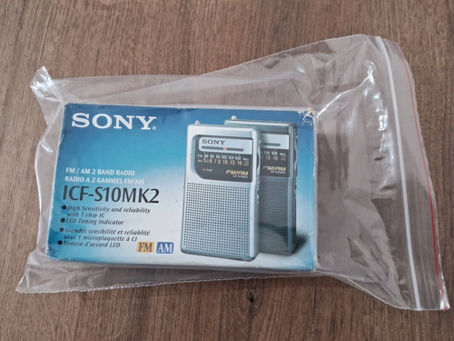 Rádio Sony Am-fm Sem-novo Sem Uso Lê Anúncio. 