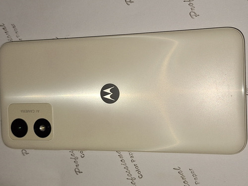 Celular Moto E13