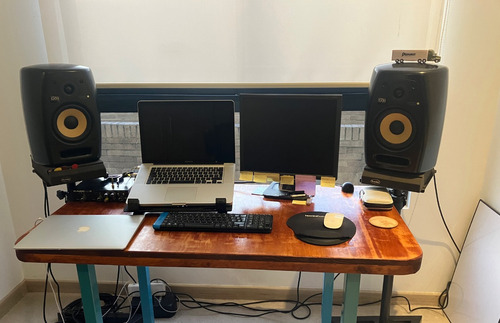 Monitores De Estudio Krk Vxt6 Con Bases Y Espumas Auralex