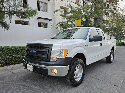 Ford F-150 V8 5.0 4x4 Cab 1/2