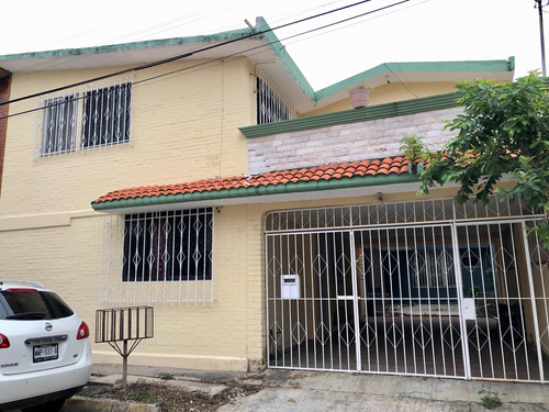 Casa De 3 Recámaras Cerca De Tabasco 2000