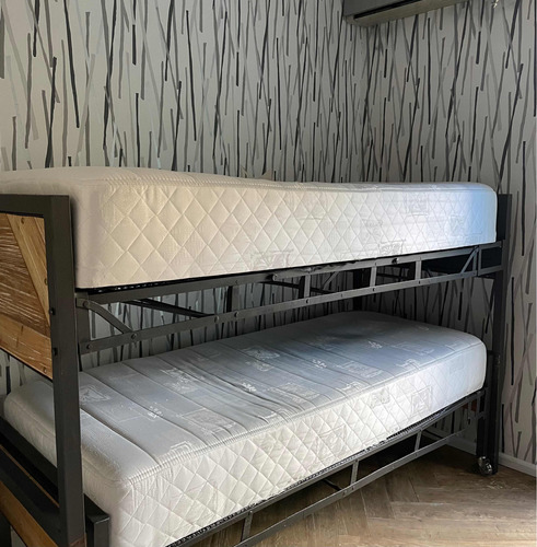 Cama Nido Dos Planos De Hierro Con Ruedas Estilo Industrial