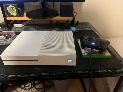 Xbox One S - 500 Gb + 1 Control + 10 Juegos
