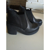 Botineta N*40 De Hush Puppies Negras En Cuero, 