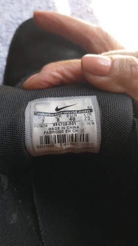Zapatillas Negras Con Detalles Color Plata Nike Air Max 1. 