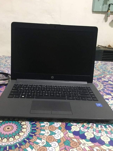 Computadora Hp  4gb Gris Oscura 