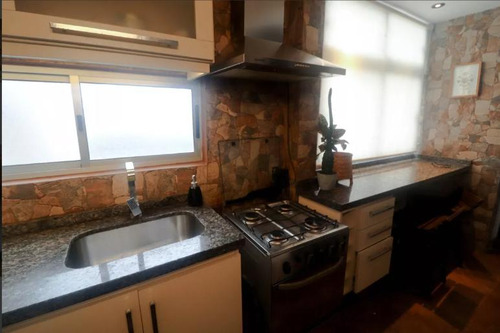 Apartamento En Venta Tipo Casa Sin Gastos Comunes,cuatro Dormitorios, Balcón, Estufa A Leña, Azotea Exclusiva Con Parillero Y Lavadero