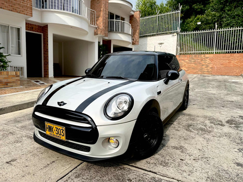 Mini Cooper 2015 1.5 F55 Pepper