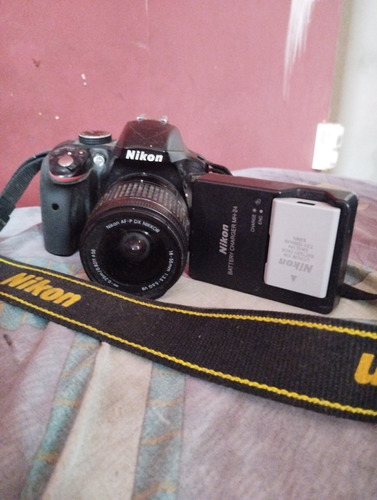 Cámara Nikon 3300.. Se Trabo El Disparador. Lo Demás Funcion