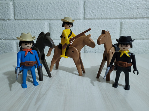 Playmobil, Pack 215 De 3 Vaqueros Y 3 Caballos, Buen Estado