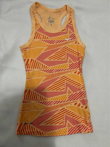 Musculosa Nike Dri Fit, Usada