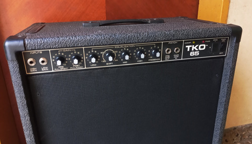 Peavey Tko 65  *made In U S A * Bajo - Guitarra - Teclados -