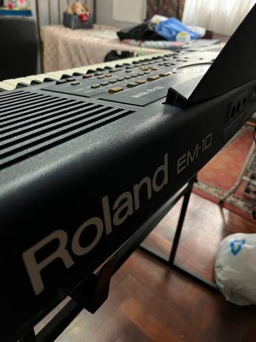 Teclado Roland Em10