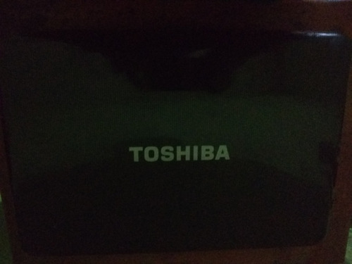 Computadora Portátil Toshiba Cor I3