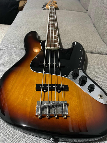 Fender Jazz Bass Vintera 70s