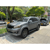 Toyota Fortuner 2012 2.7l 4x2 At