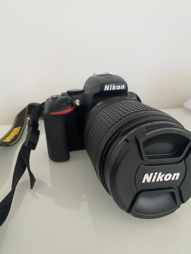 Camara Reflex Nikon D5600 Lente 18-140mm