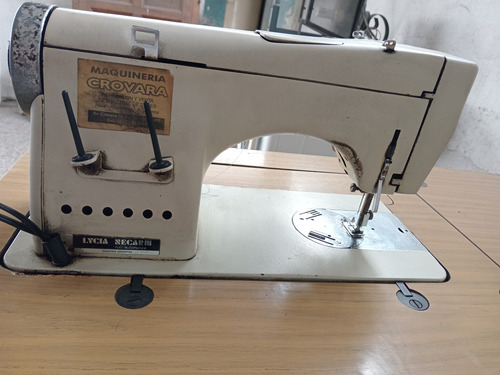 Maquina De Coser Necchi Lycia Secar Iii