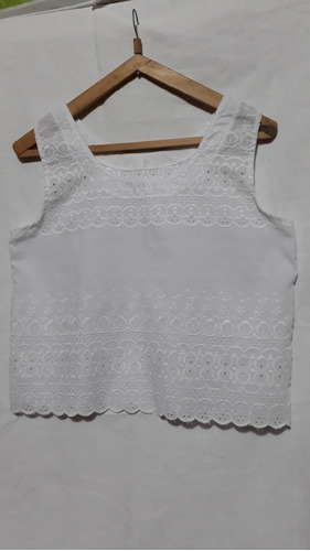 Blusa Musculosa  Cortita De Broderie . Talle 1