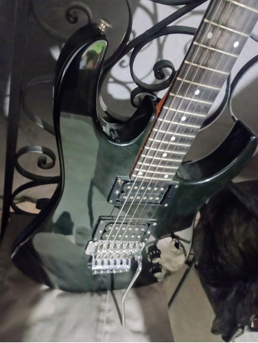 Guitarra Eléctrica Negra Con Floyd Rose 