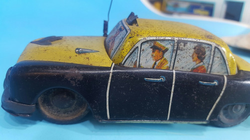 Antiguo Juguete Argentino  Auto De Lata Taxi Saxo De 20 Cms.