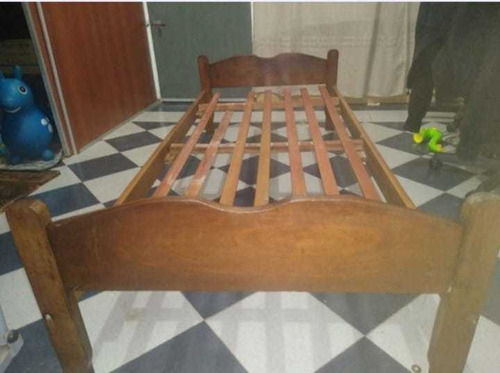 Hermosa Cama De Algarrobo De Una Plaza   .