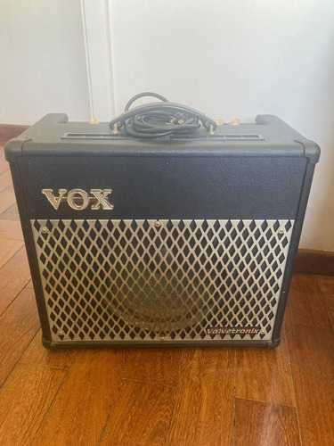 Amplificador De Guitarra Vox Valvetronix Vt30