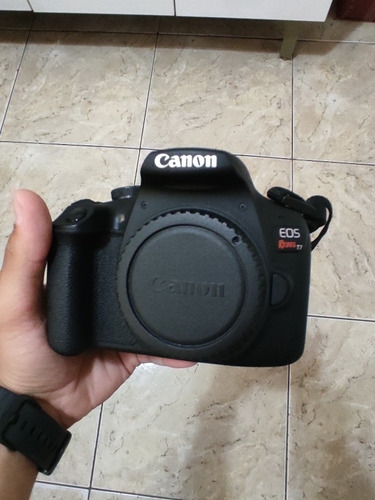 Câmera Canon T7 + Lente + Brindes 