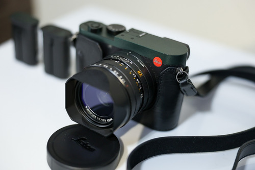  Leica Q2 + 2 Baterias + Uv + Polarizador + Capa Couro