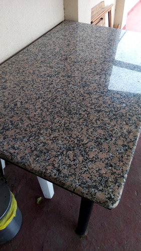 Mesa De Granito Rosa Salto Y Base Madera