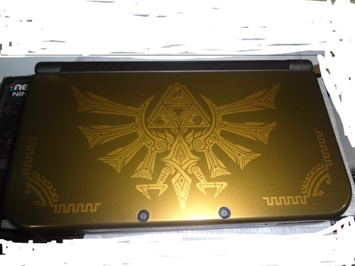 Nintendo New 3ds Xl Hyrule Edition Cor  Dourado E Preto