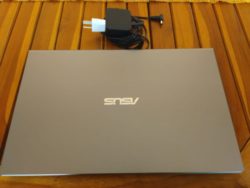 Vendo Notebook Asus Core I3 8gb 256gb 