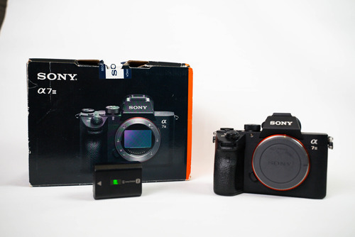 Câmera Sony A7-iii 4k Excelente Estado! 806 Clicks
