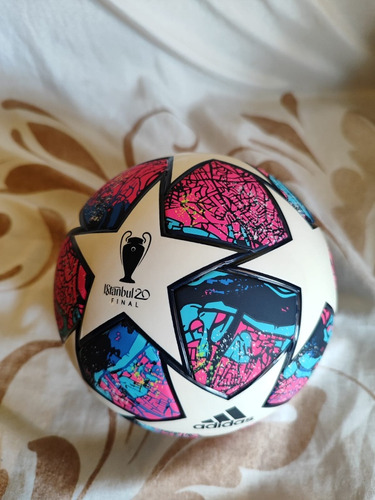 Mini Balon adidas Istanbul 20