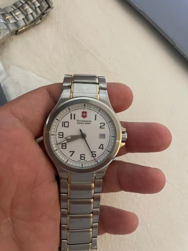 Reloj Victorinox Swiss Army Original V25704 Calendario Acero