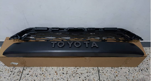 Parrilla Frontal Toyota 4runner Trd 2014 2016 2018 2020  Foto 2