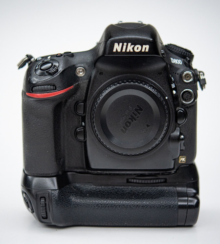 Câmera Nikon D800 + Grip + Cartões Cf E Sd De 64gb