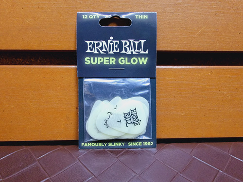 12 Plumillas Ernie Ball Super Glow Fosforescentes Thin .46mm