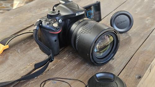 Camara Reflex Nikon D5200 Y Lente 18-105