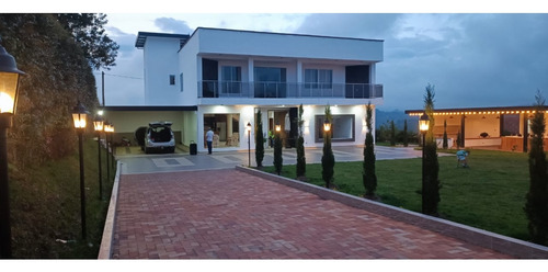 Vendo Finca De Lujo En Marinilla Alto Del Mercado 1.500 Mts Ch