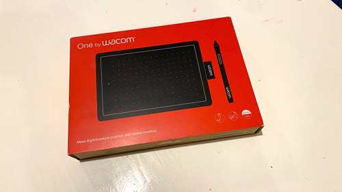 Tableta Gráfica Wacom One By Wacom Ctl-472  Negra Y Roja