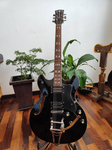 Guitarra Crafter Semi Acústica, Ponte Estilo Bigsby