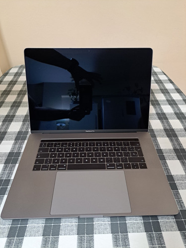 Macbook Pro Touch Bar 15' , 16 Gb Ram Y 255gb Ssd  Sin Uso!