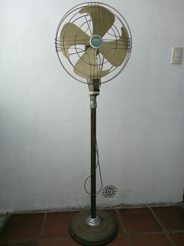 Ventilador De Pie  Antiguo Funcionando  Silencioso 